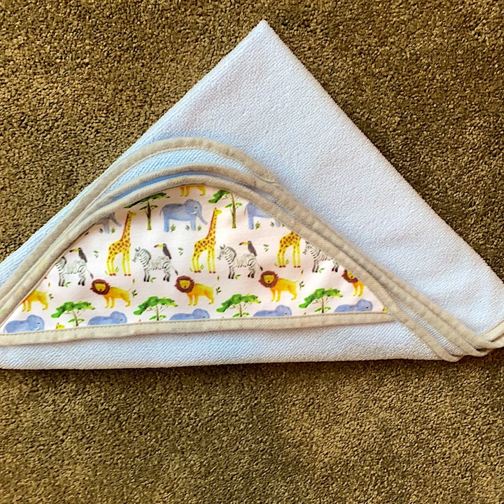 🦊 2/$4 Super Soft Hooded Towels Safari Animals
